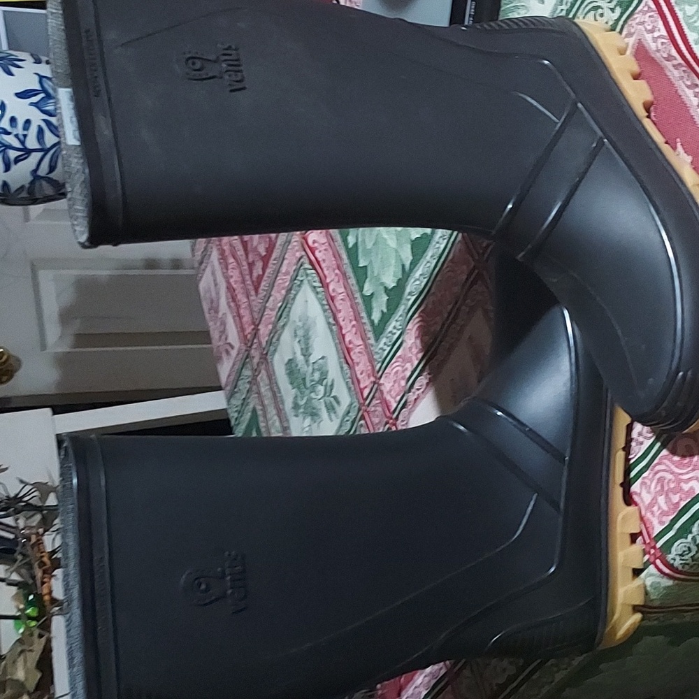 🩵2/$40 or 3/$45 Venus size 4.5 Rain Boots